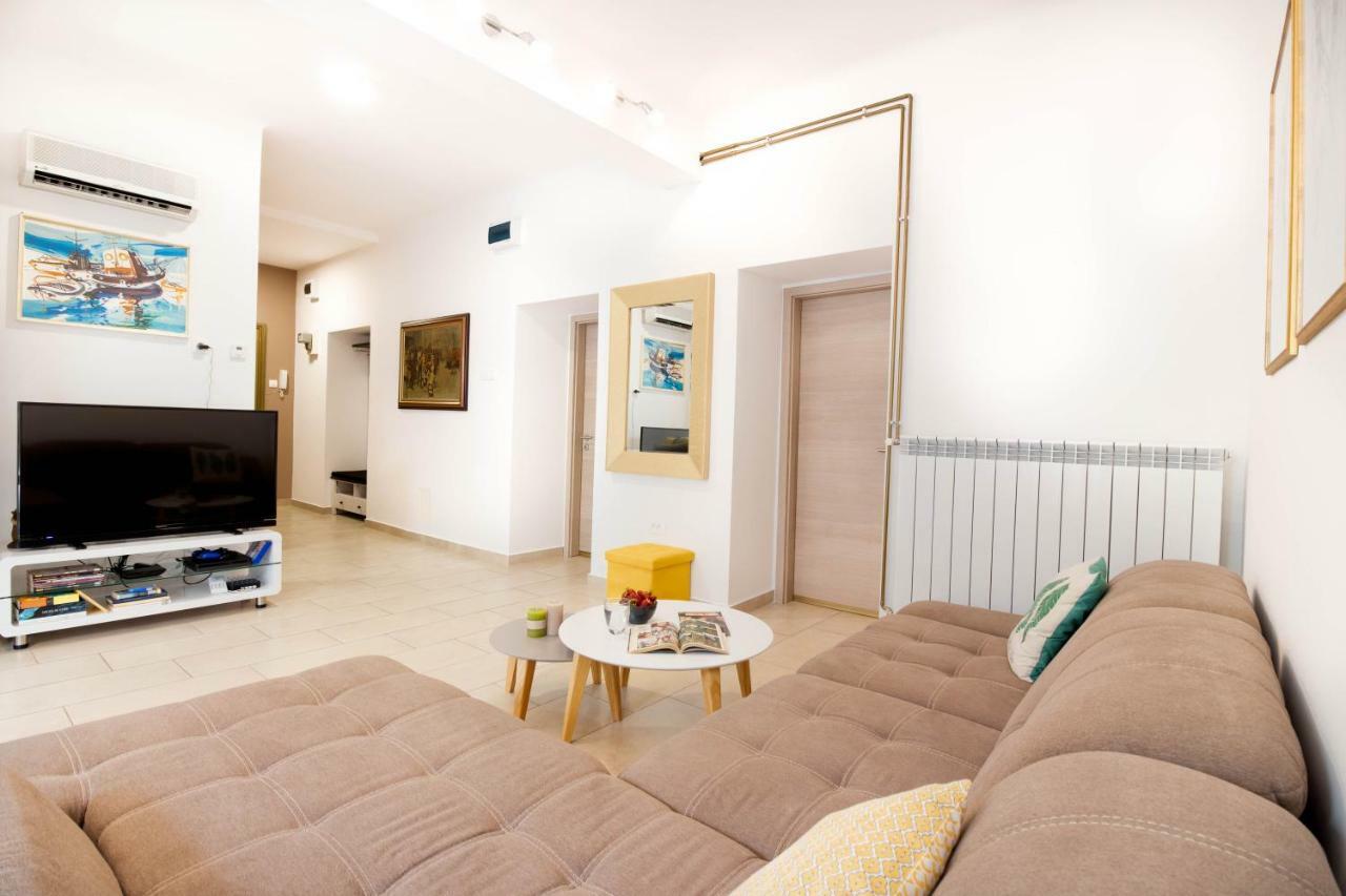 Heart Of Rijeka - Modern And Cozy Apartment 75M2, 5Th Floor Bagian luar foto